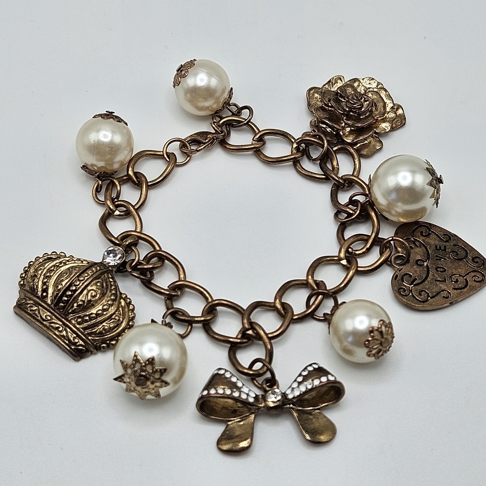 VINTAGE Gold Tone Charm Bracelet Faux Pearl Bow Crown Rose Flower - Picture 7 of 7